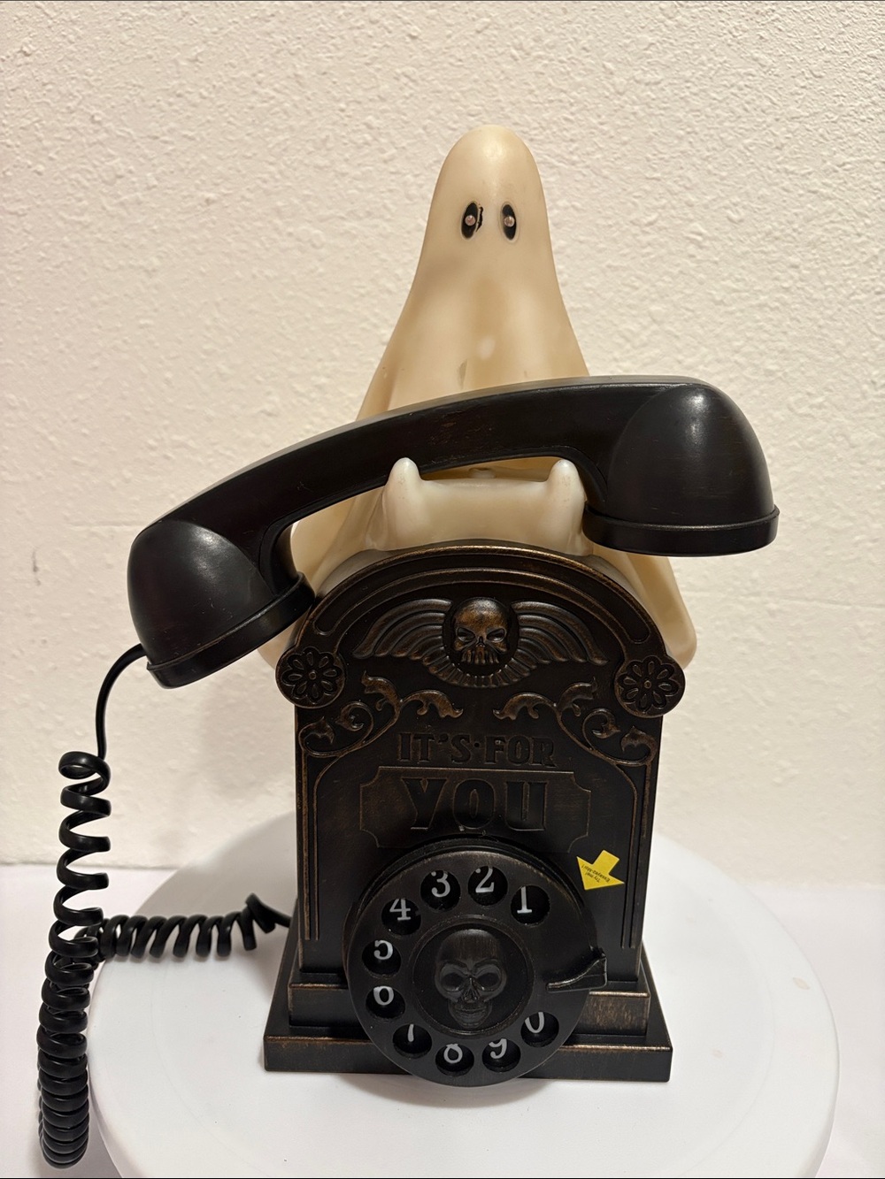 Vintage Style Ghost Novelty Rotary Phone - Black and Cream batteries included